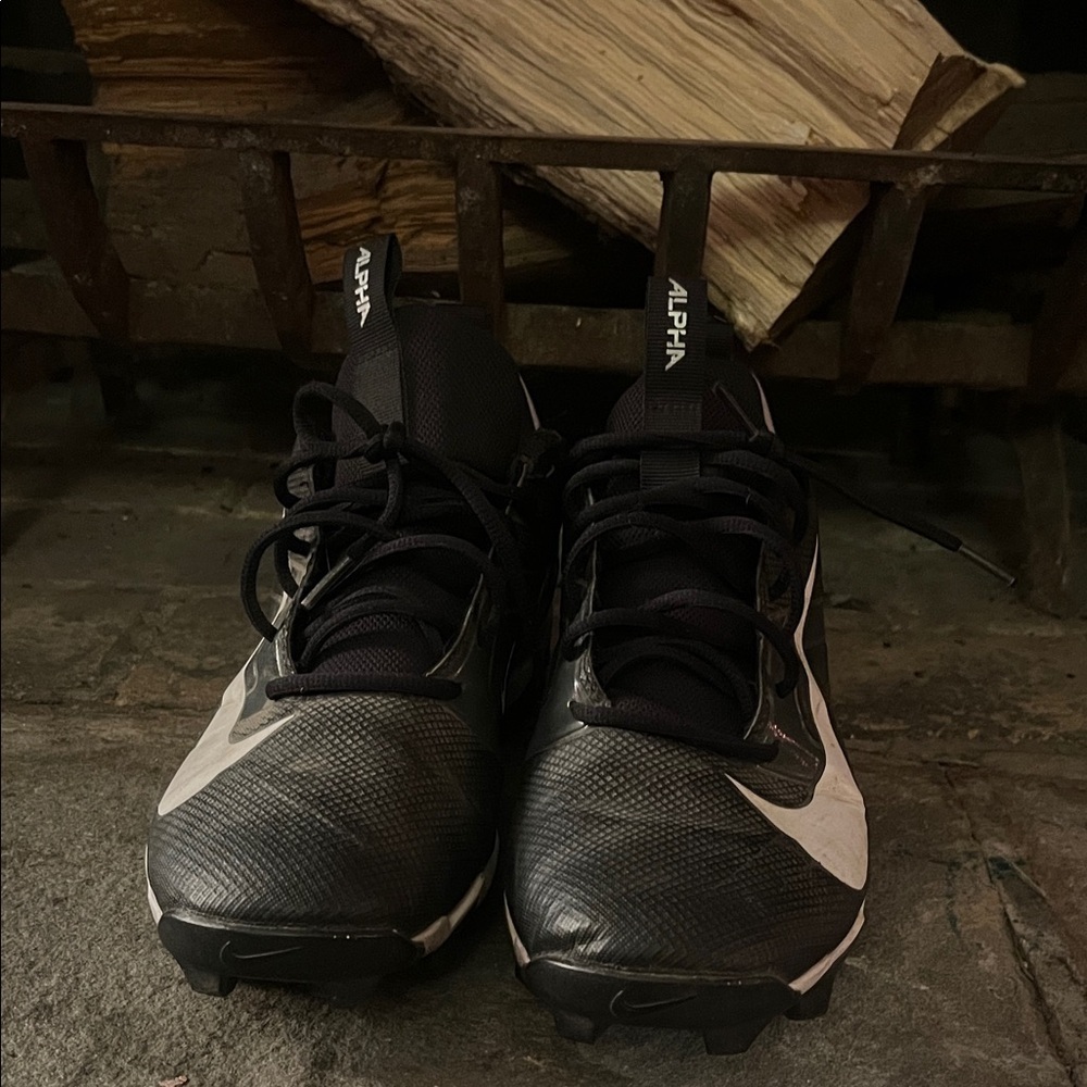 Nike Alpha Black and White cleats - Picture 3 of 7
